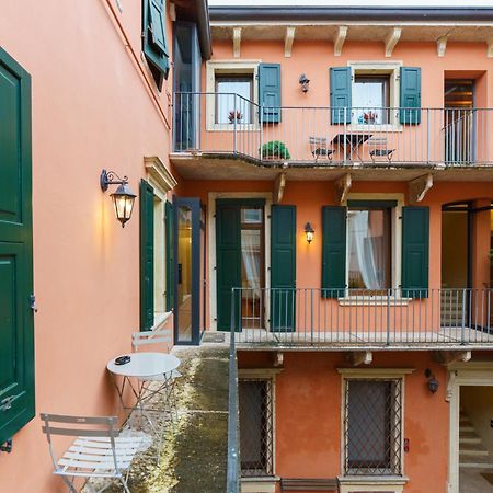 Domus Verona - Elegante Residenza Satiro Exterior photo