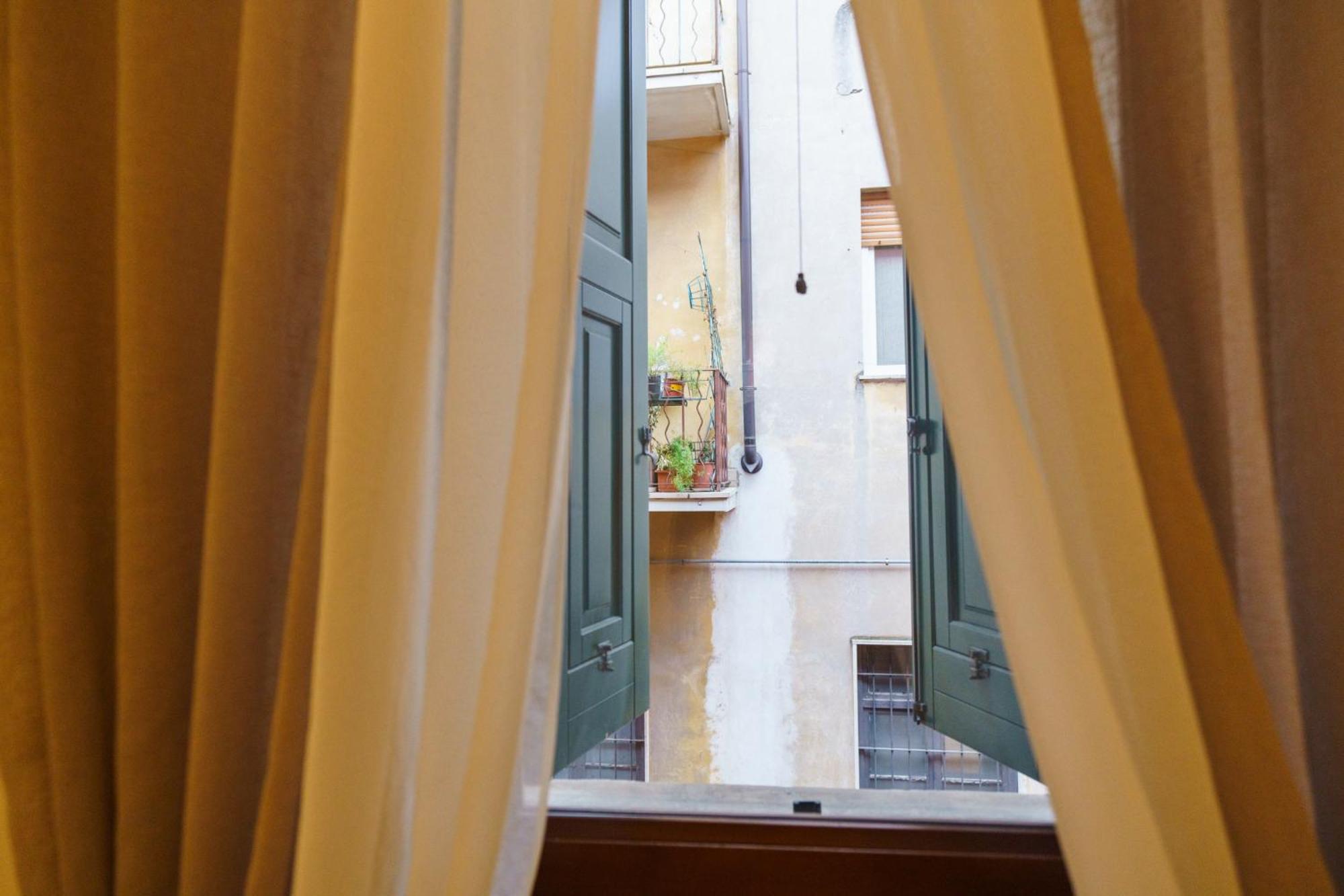 Domus Verona - Elegante Residenza Satiro Exterior photo