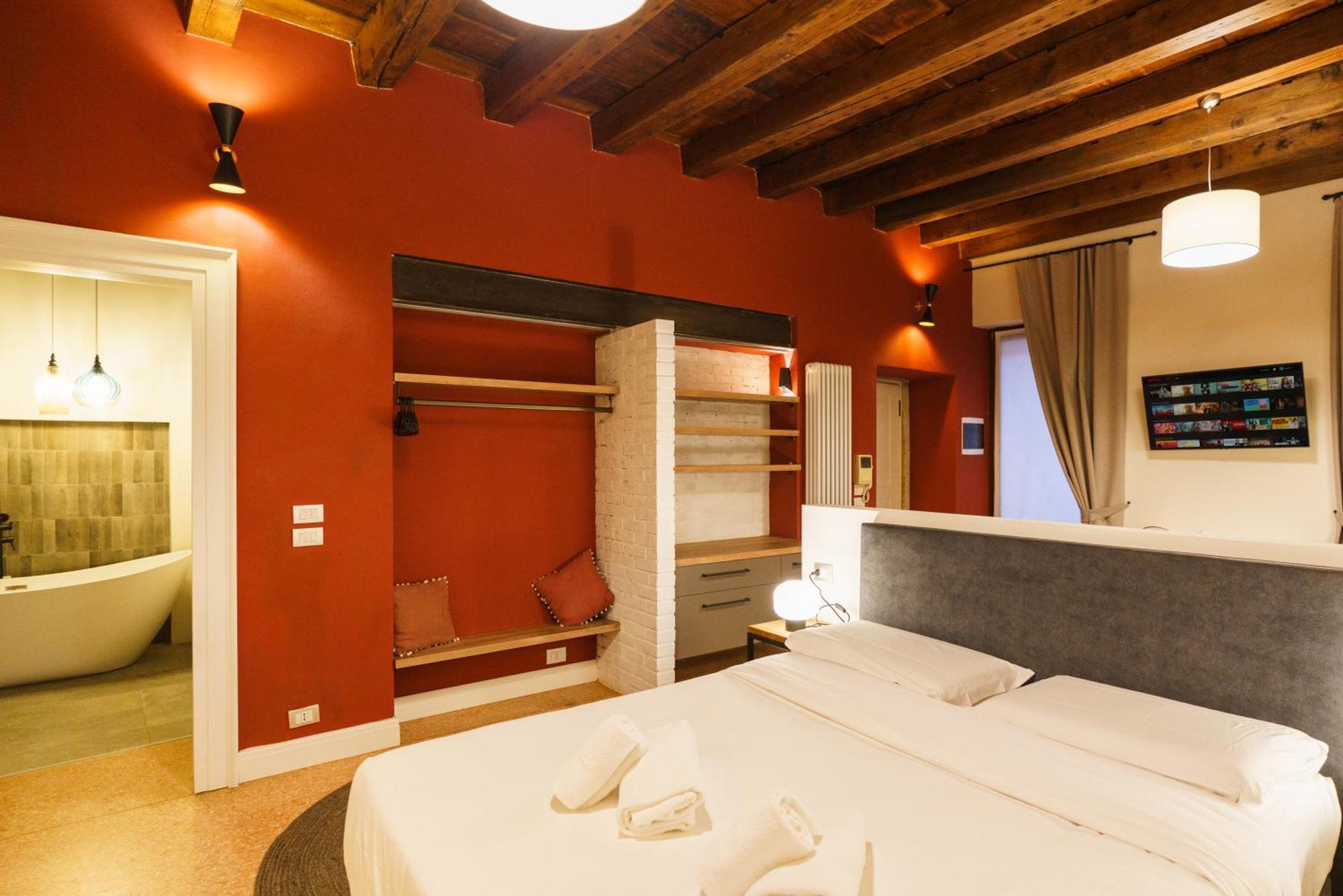 Domus Verona - Elegante Residenza Satiro Room photo